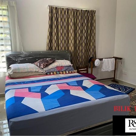 R & R Homestay Tanjung Karang Dış mekan fotoğraf