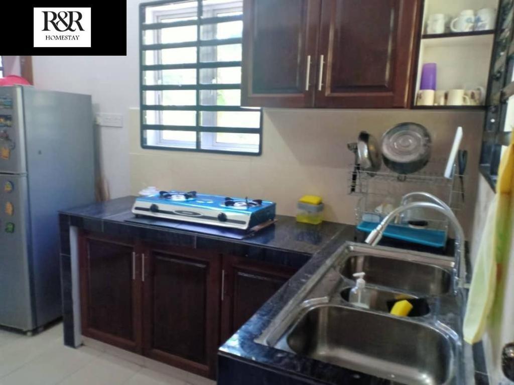 R & R Homestay Tanjung Karang Dış mekan fotoğraf